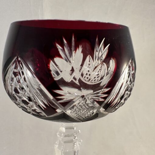 Val Saint Lambert wijnglas donkerrood prachtig geslepen, hoog 19,5 cm, Ø 7 cm - Afbeelding 2