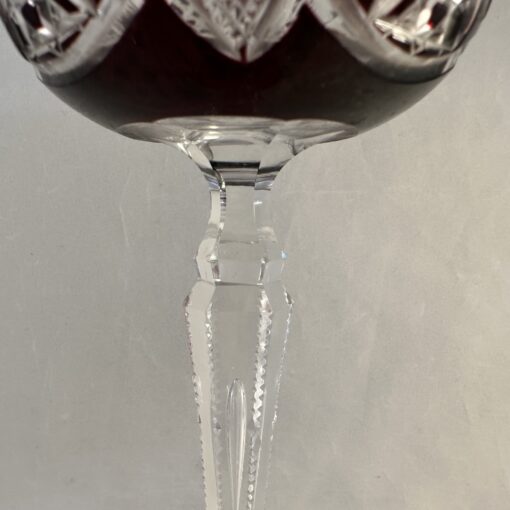 Val Saint Lambert wijnglas donkerrood prachtig geslepen, hoog 19,5 cm, Ø 7 cm - Afbeelding 3