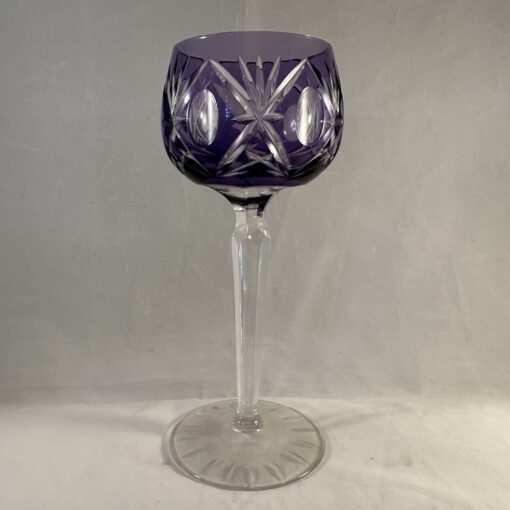 Val Saint Lambert wijnglas lila prachtig geslepen, hoog 18 cm, Ø 6,5 cm