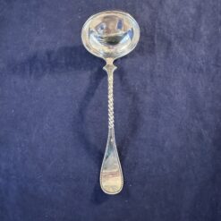 Van Kempen zilveren sauslepel perle, lang 17,5 cm.