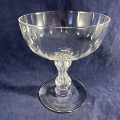 Set van 8 kristallen coupes met amandelslijpsel hoog 11,2 cm Ø 9 cm. - Afbeelding 2