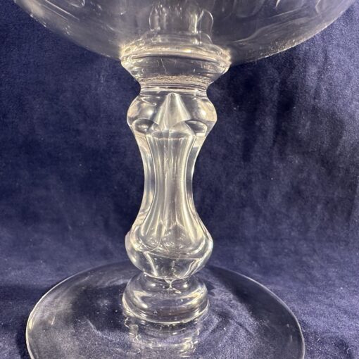 Set van 8 kristallen coupes met amandelslijpsel hoog 11,2 cm Ø 9 cm. - Afbeelding 3