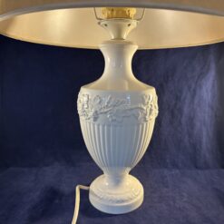 Wedgwood Edme embossed lampenvoet/lampvoet, hoogte 27,5 cm tot fitting