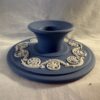 Wedgwood Jasperware lichtblauw kandelaartje hoog 3,5 cm Ø 9,7 cm