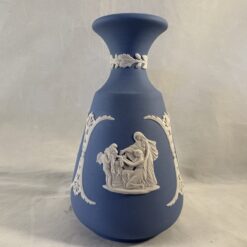 Wedgwood Jasperware lichtblauw vaasje hoog 12 cm Ø 4 cm - Afbeelding 3