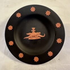 Wedgwood Jasperware zwarte schotel 'krokodillen', Ø 11 cm