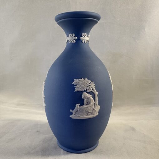 Wedgwood Jasperware lichtblauw vaasje hoog 12 cm Ø 3,5 cm - Afbeelding 3