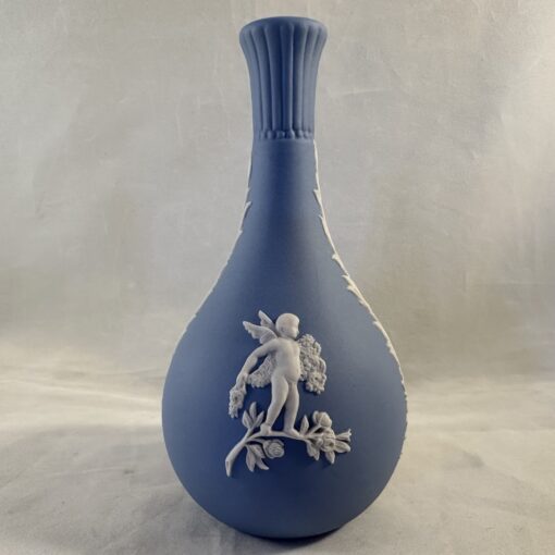 Wedgwood Jasperware lichtblauw vaasje hoog 13 cm Ø 2 cm - Afbeelding 3