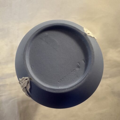 Wedgwood Jasperware lichtblauw vaasje hoog 13 cm Ø 2 cm - Afbeelding 4