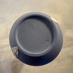 Wedgwood Jasperware lichtblauw vaasje hoog 13 cm Ø 2 cm - Afbeelding 4
