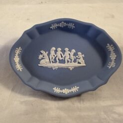 Wedgwood Jasperware lichtblauw ovaal schaaltje met Amor 11x8 cm