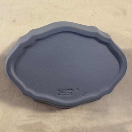 Wedgwood Jasperware lichtblauw ovaal schaaltje met Amor 11x8 cm - Afbeelding 2