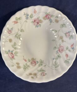 Wedgwood 'Rosehip' papkom Ø 15,5 cm hoog 4,5 cm