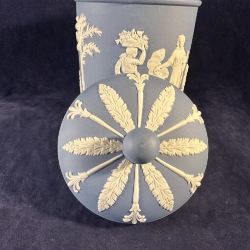 Wedgwood Jasperware lichtblauw potje met deksel hoog 12 cm Ø 7,3 cm - Afbeelding 4
