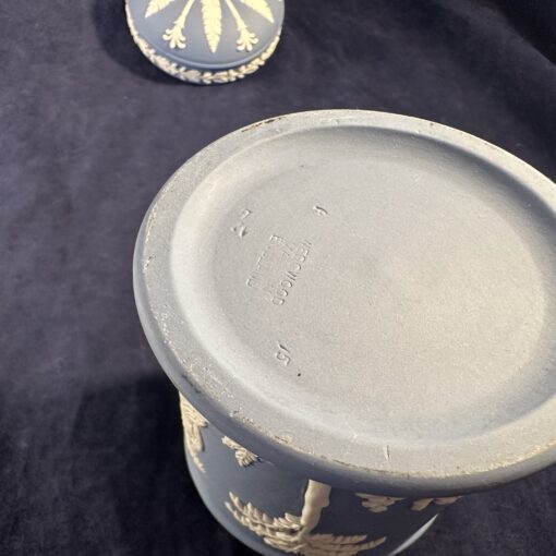 Wedgwood Jasperware lichtblauw potje met deksel hoog 12 cm Ø 7,3 cm - Afbeelding 5