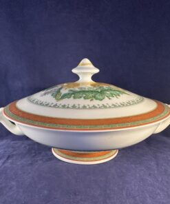 Haviland &Co Limoges Chrysantheme' dekschaal, hoog 12 cm. Ø 21,4 cm.