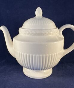 Wedgwood Edme grote theepot, kleine chip aan de binnenrand