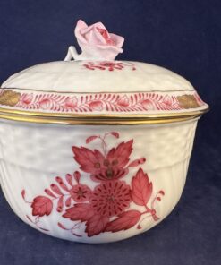 Herend Apponyi roze suikerpotje met deksel nr.1662AP Ø 10,6 hoog 10 cm.