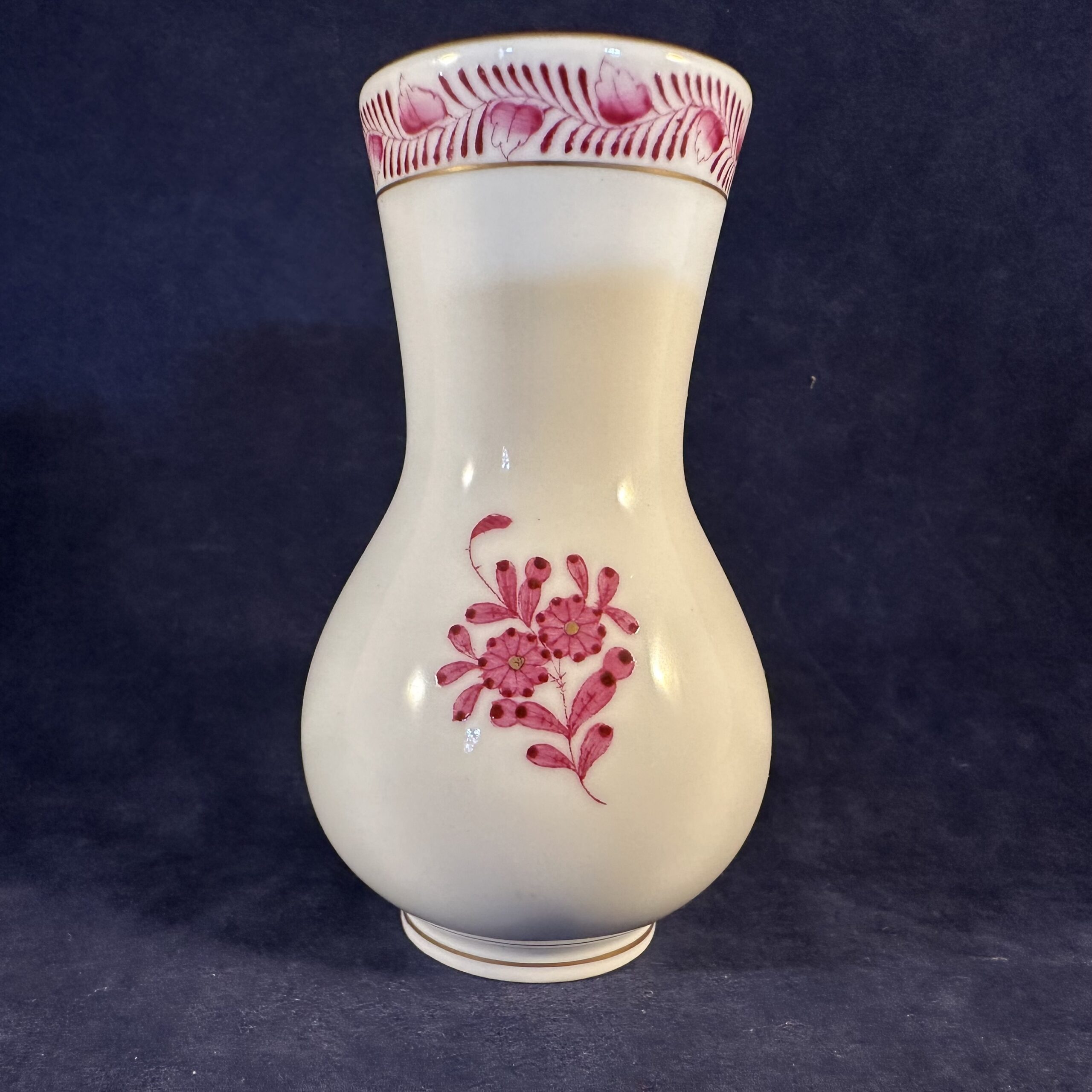 Herend Apponyi roze miniatuur vaasje nr. 7102 hoog 9 cm, Ø 3,6 cm - Afbeelding 2