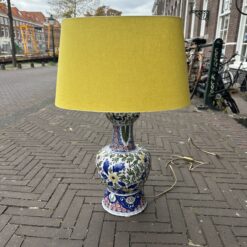 Oud Delft lamp handgeschilderd polychroom decor, hoogte tot fitting 45 cm