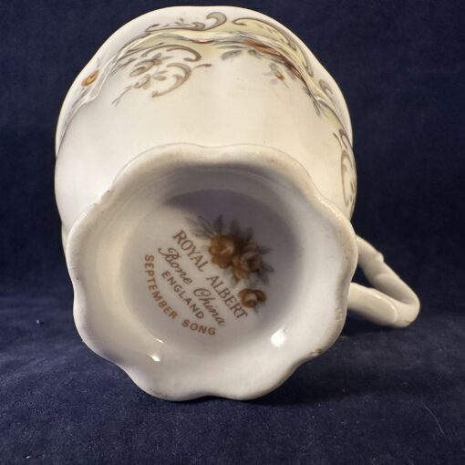 Royal Albert 'September song' herenkop en schotel Ø kop 9 cm hoog 7,4 cm, Avon shape - Afbeelding 2