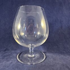 Cognacglas kristal met geslepen voet hoog 11,6 cm. Ø 6 cm.