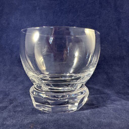 Kristallen borrelglas ''Rumba'', ontworpen door A.D. Copier voor Glasfabriek Leerdam, hoog 5,4 cm Ø 5,5 cm.