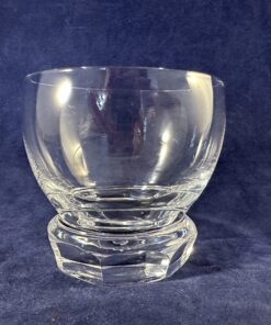 Kristallen borrelglas ''Rumba'', ontworpen door A.D. Copier voor Glasfabriek Leerdam, hoog 5,4 cm Ø 5,5 cm.