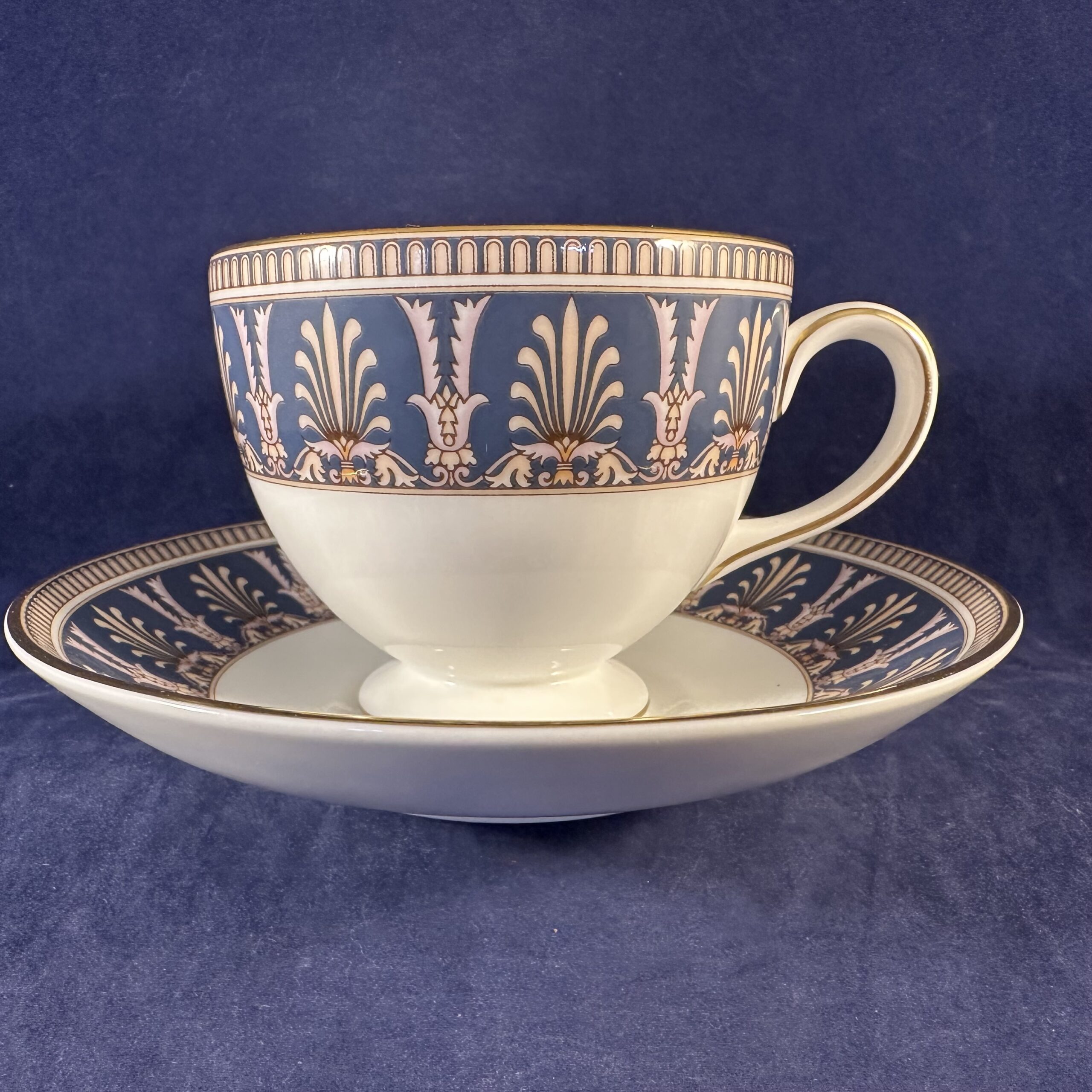 Wedgwood 'Beresford' kop met schotel Ø kop 8,4 cm hoog 7 cm