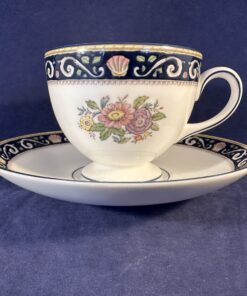 Wedgwood 'Runnymede' kop met schotel Ø kop 8,4 cm hoog 6,9 cm
