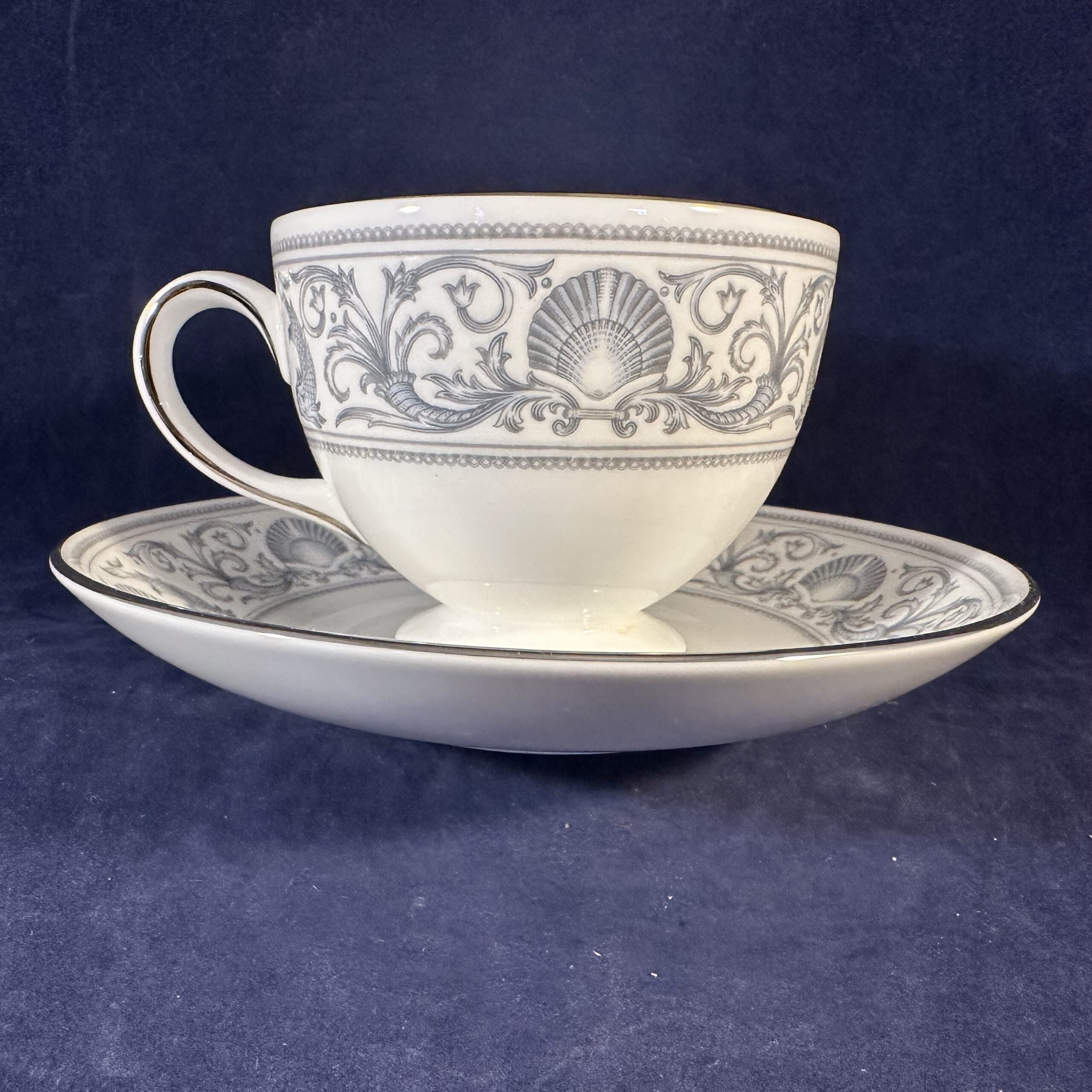 Wedgwood 'Dolphins' kop met schotel Ø kop 8,4 cm hoog 6,9 cm - Afbeelding 2