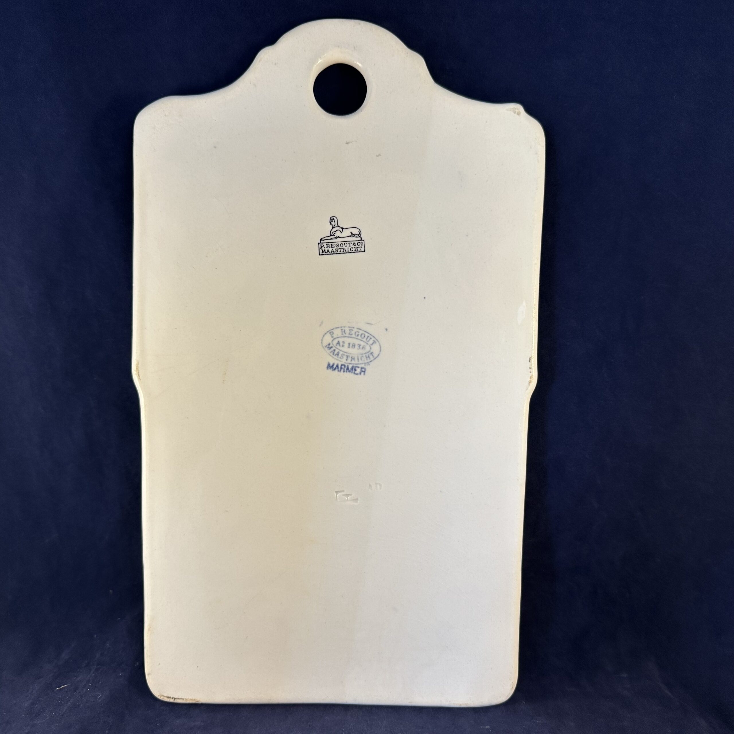 Petrus Regout 'Marmer' broodplankje 31,5 x 18,5 cm. - Afbeelding 2