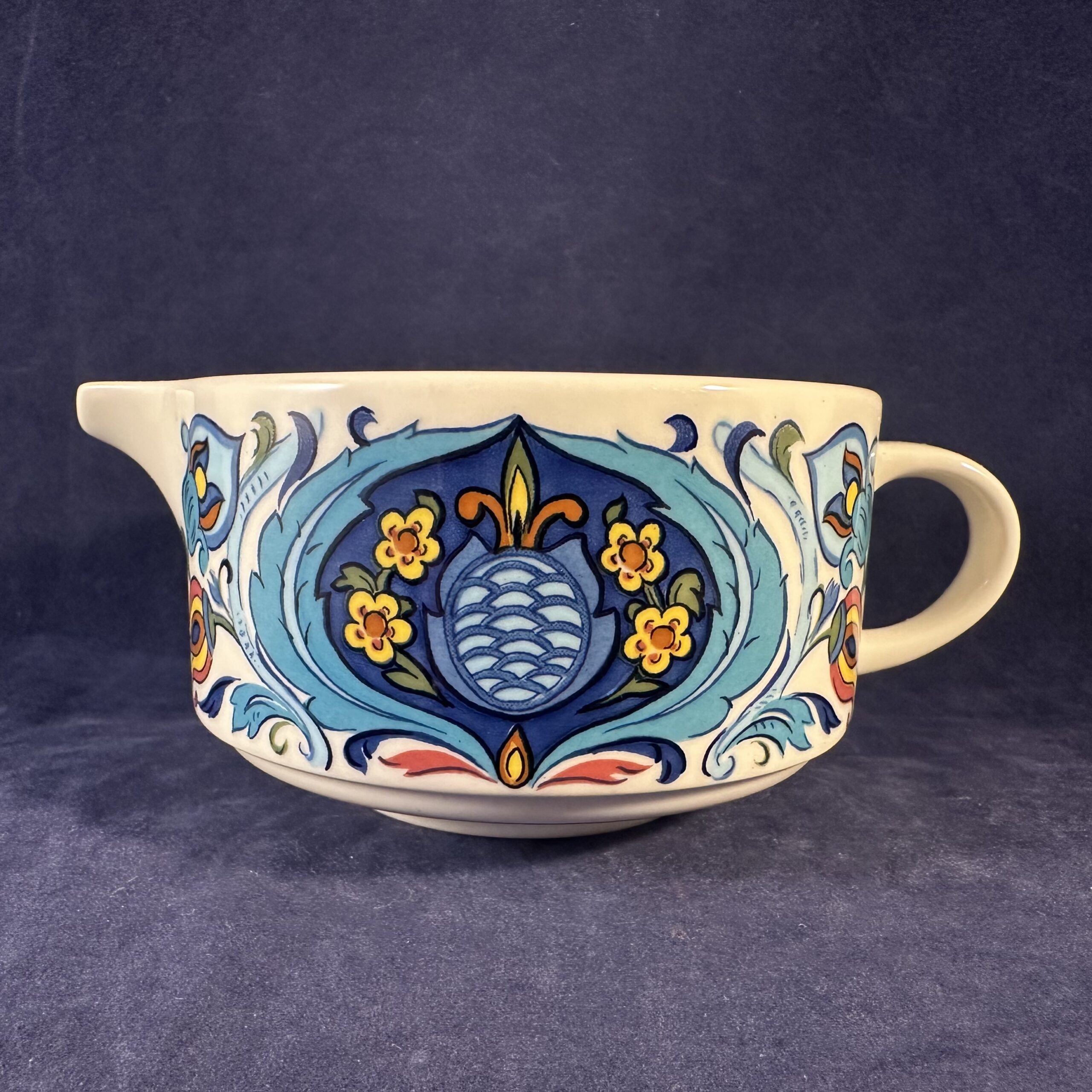 Villeroy en Boch 'Izmir' roomkannetje Ø 9 cm., 5 cm hoog.