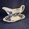 Spode 'Blue Bird' sauskom met vaste schotel Ø 20 x 7,5 cm, hoog 12 cm.