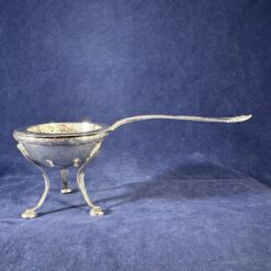 Kempen en Begeer zilver theezeefje met lekbakje 2de gehalte 66 gram