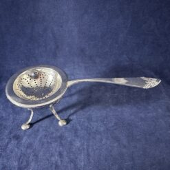 Kempen en Begeer zilver theezeefje met lekbakje 2de gehalte 66 gram - Afbeelding 2