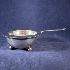 Kempen en Begeer zilver theezeefje met lekbakje 86 gram letter X 1930