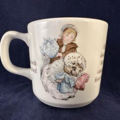 Wedgwood Mrs. Tiggy-Winkle mok met oor Ø 7,6 cm hoog 7,3 cm.