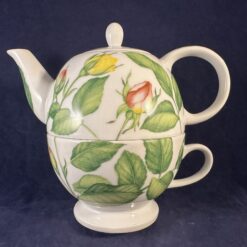 Taitù tea for one theepot met theekop 'Rose' Ø 10,8 cm hoog 15,5 cm.