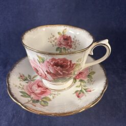 Royal Albert 'American Beauty' kop en schotel Ø kopje 8,2 cm, hoog 7 cm
