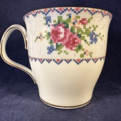 Royal Albert 'Petit Point' mok hoog 8 cm Ø 8,5 cm