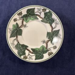 Wedgwood 'Napoleon Ivy' losse schotel voor moccakop Ø 11 cm.