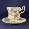 Royal Albert 'Trillium 2' dameskop en schotel Ø 7,3 cm hoog 7,7 cm.