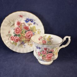 Royal Albert 'Basket of Roses' herenkop en schotel Ø kop 8,8 cm, hoog 7 cm - Afbeelding 3