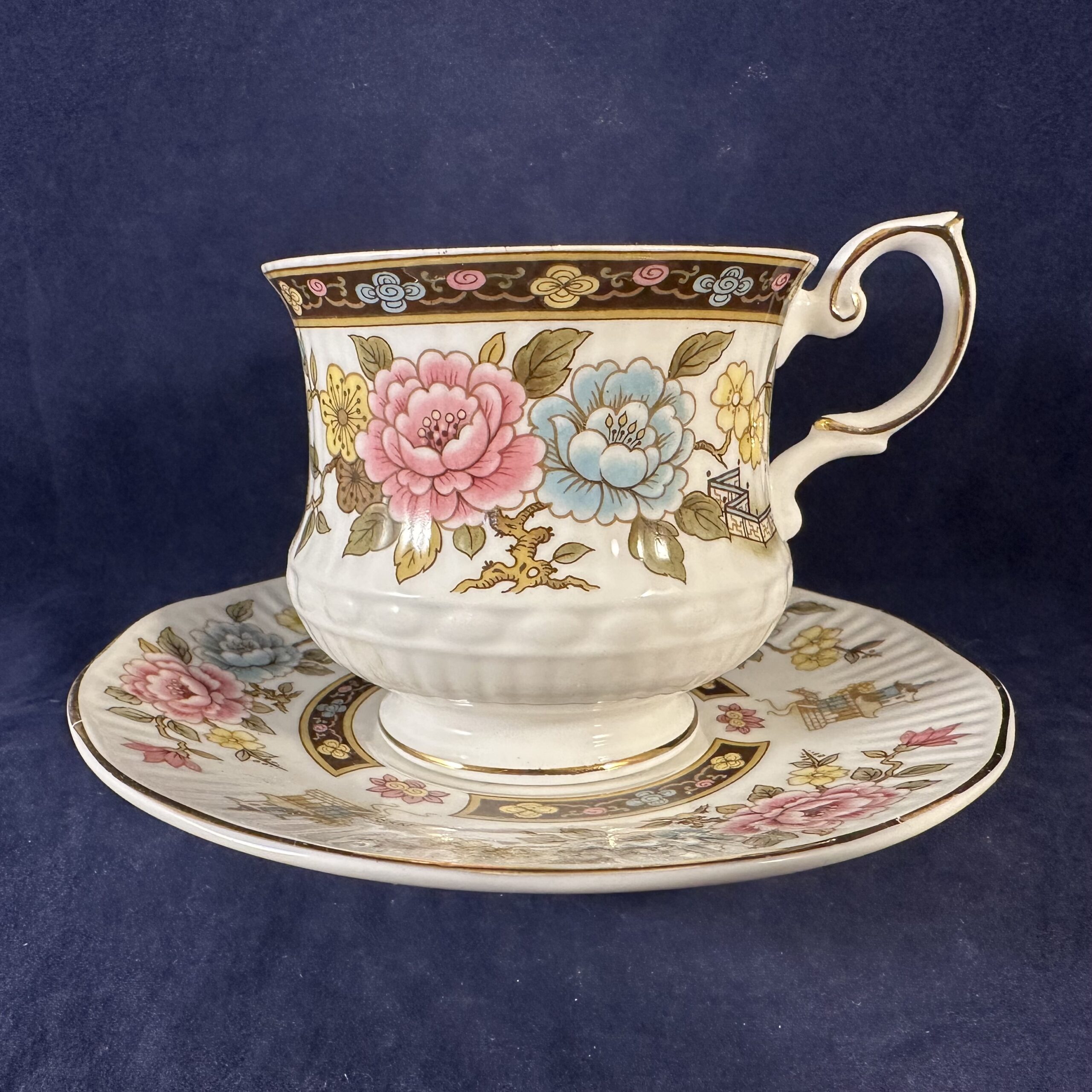 Queens Cathay kop en schotel Ø 7 cm hoog 7 cm.