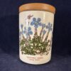 Portmeirion Botanic Garden voorraadpot/ voorraadbus met houten deksel, hoog 13,5 cm Ø 9 cm. 'Gentiana Verna'