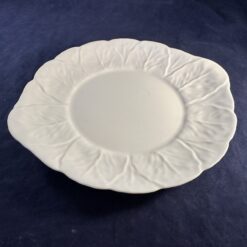 Wedgwood Countryware bord met oortjes Ø 23 cm. Mooi motief met reliëf van bladeren. - Afbeelding 2