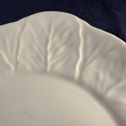 Wedgwood Countryware bord met oortjes Ø 23 cm. Mooi motief met reliëf van bladeren. - Afbeelding 3
