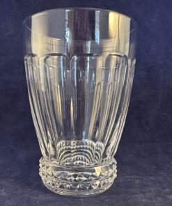 Kristalunie Maastricht waterbeker ontworpen door Jan Eisenloeffel 1927-28. Hoog 10 cm, Ø 6,8 cm.