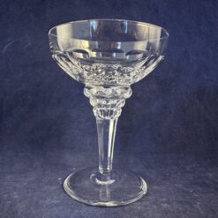 Kristalunie Maastricht likeurcoupe ontworpen door Jan Eisenloeffel 1927-28. Hoog 10,6 cm, Ø 7,8 cm.